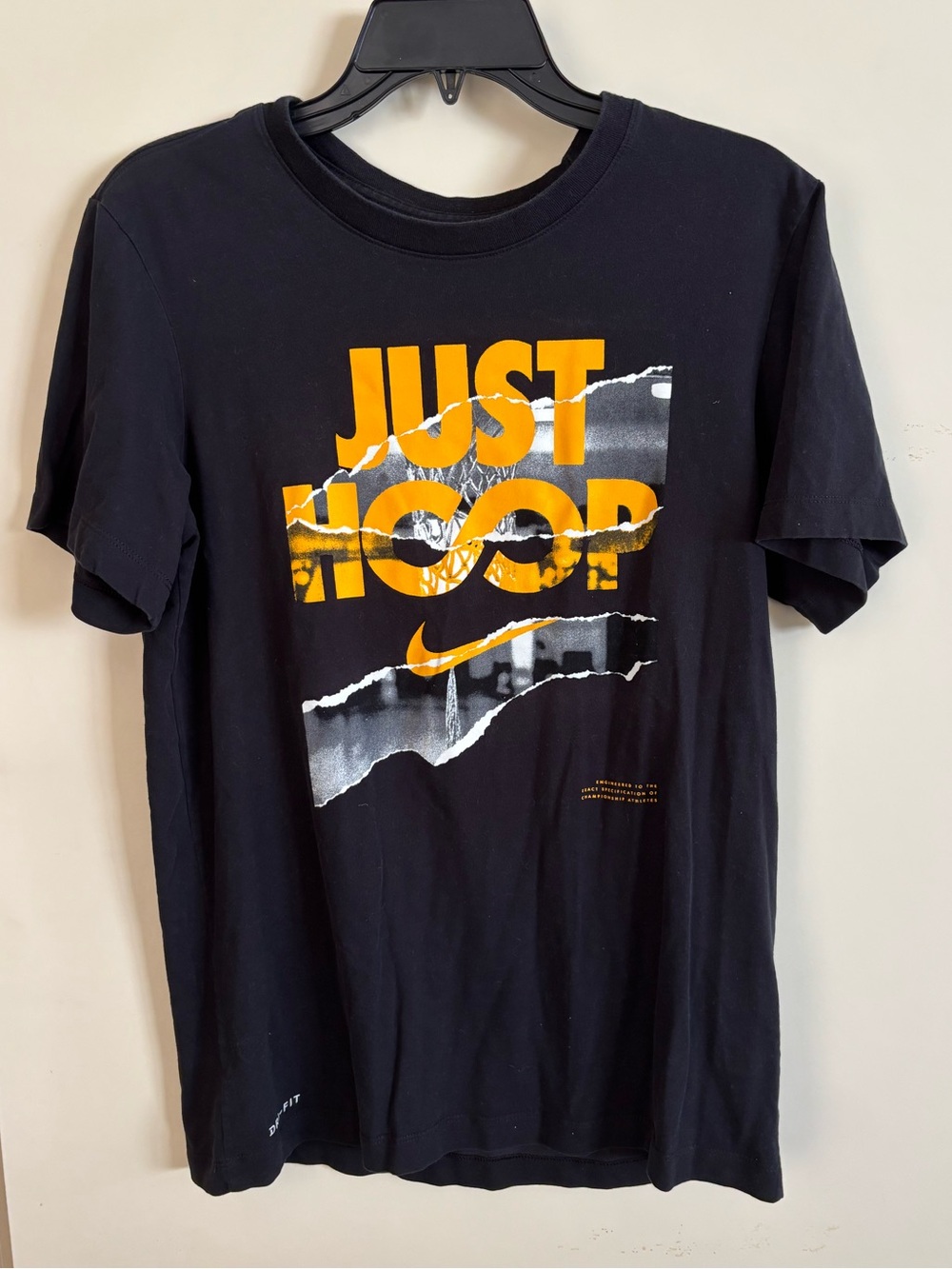 Men’s Nike Basketball Graphic T-Shirt